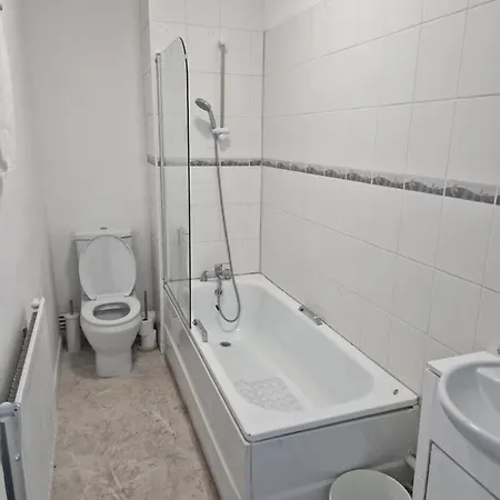 13 Grosvenor House, Prázdninový dům