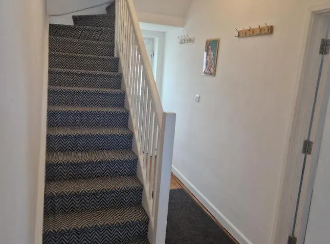 13 Grosvenor House, * Μπρίστολ